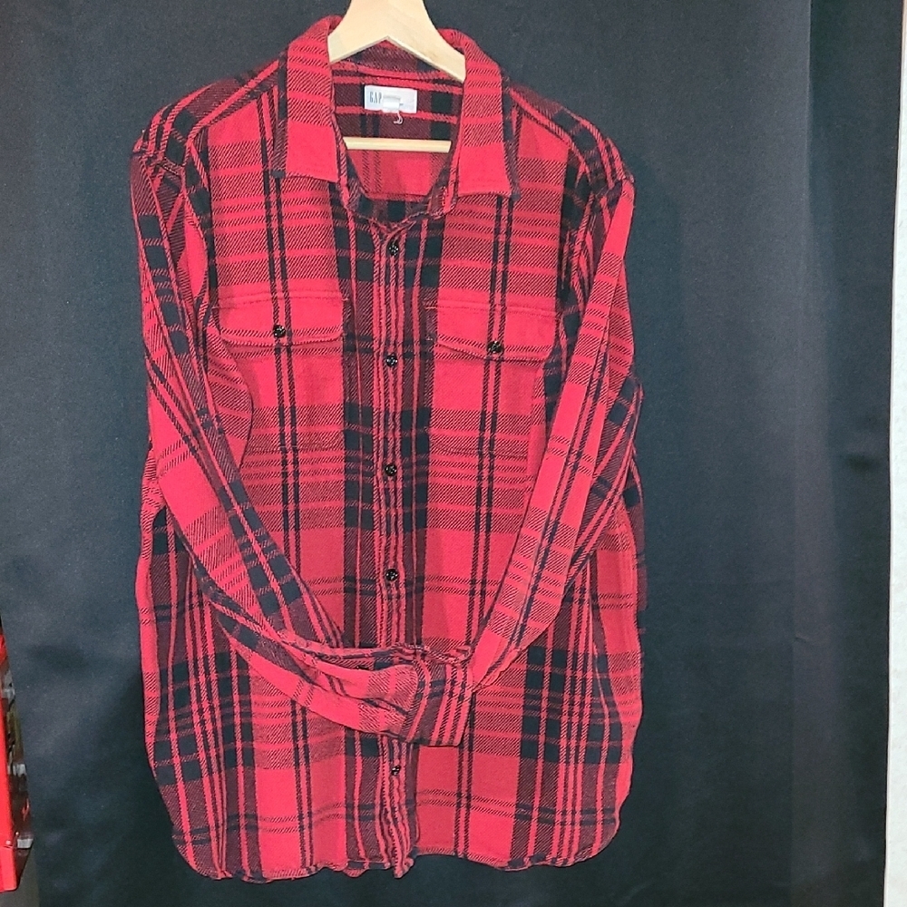 GAP XL Red and Black Plaid Men's Shirt